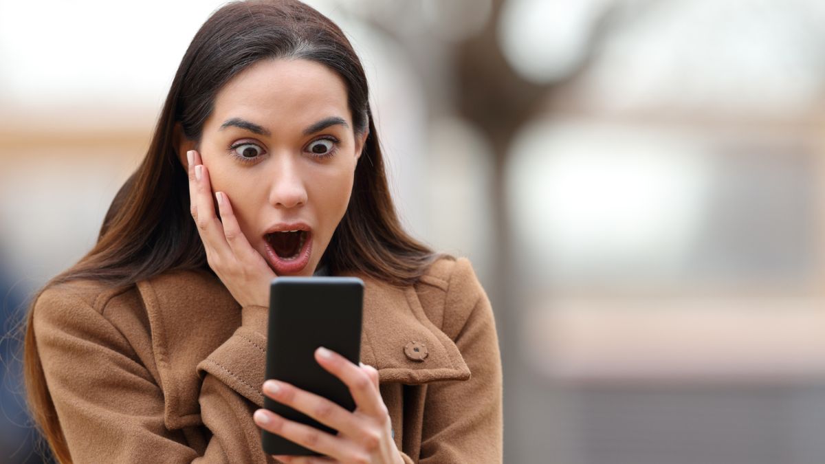 Record-breaking lift surprising woman on phone MSN